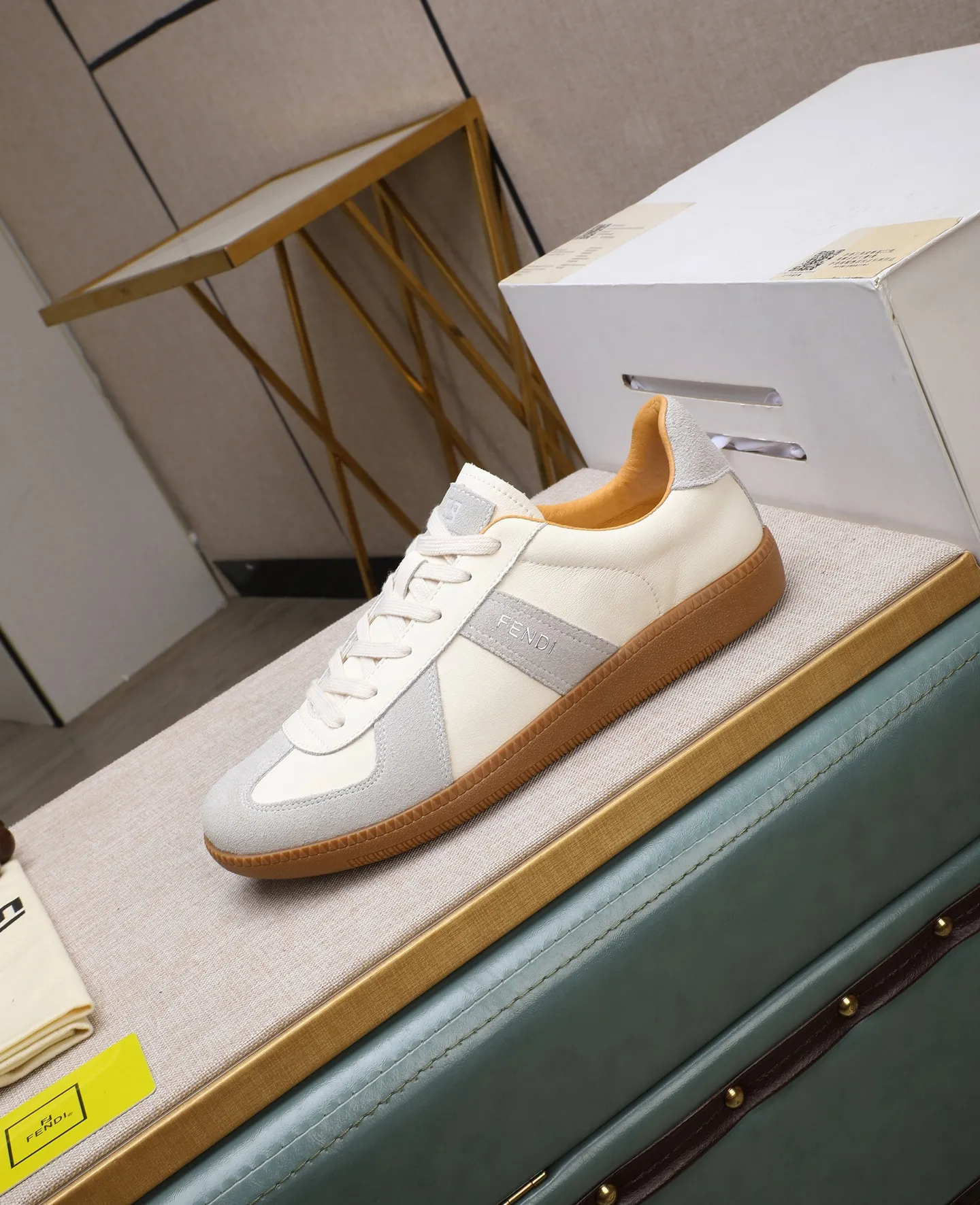 Men's shoes 💰420🕷🕷[FENDI] Fendi fashionable casual men's shoes 🇨🇳Original official website 1:1 model opening, new models are available first 💯Not high-profile but avant-garde, simple About low-key and fashionable, super versatile style 🌿 Made of original cowhide ➕ Pigskin lining 🎋 The version is comfortable on the feet, so rigorous for any small place, and the workmanship is first-class 🍍38-44 Large quantities in stock